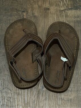 The Children's Place Brown Boys Strap Flip Sandals